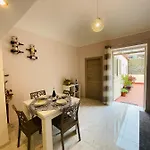 Olivuzza With Terrace Appartamento *